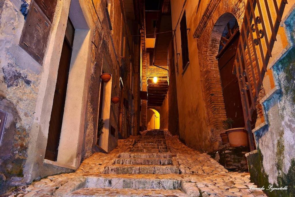Casa In Antico Borgo Medievale A Tarano Ri, Via Giacomo Leopardi, 15 Villa Exterior photo